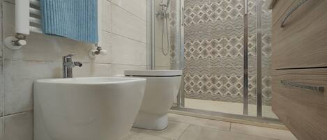Shower, bidet, towels