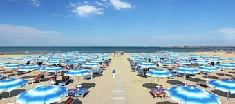 Marina Romea Camping Village: Comfort Maxi Chalet for 6 people