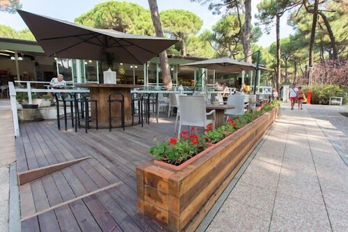 Marina Romea Camping Village Lodge Superior Maxi für 5 Personen