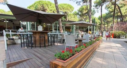 Marina Romea Camping Village Lodge Superior Maxi für 5 Personen