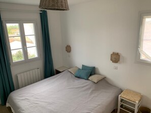 5 habitaciones, tabla de planchar con plancha y wifi 