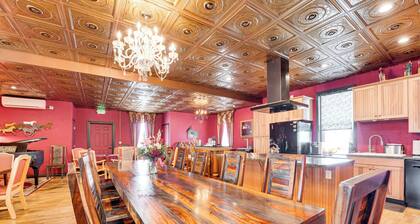 Saloon-Style Prosser Loft in WA Wine Country!
