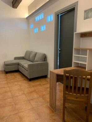 Living area - Appartamento Accogliente a 10 Minuti da Tutti i Luoghi di Interesse (Reggio Emilia)