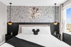 9 bedrooms, travel cot, WiFi, bed sheets