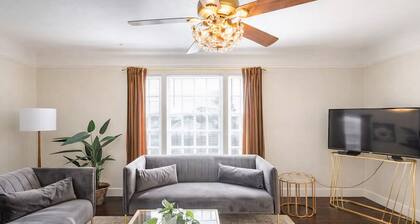 The Velvet Lounge Luxe 1BR w/ King Bed, Walkable Vallejo Gem, Near Napa Valley