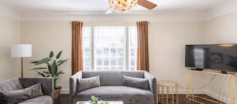 The Velvet Lounge Luxe 1BR w/ King Bed, Walkable Vallejo Gem, Near Napa Valley