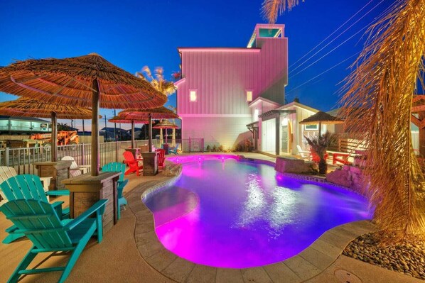 Apartment (3 Bedrooms) | Interior - Saltwater Pool, Rooftop Deck w/ View, Near Beach The Blue Crab by Avantstay (Port Aransas)