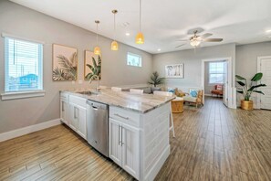 Apartment (3 Bedrooms) | Interior - Saltwater Pool, Rooftop Deck w/ View, Near Beach The Blue Crab by Avantstay (Port Aransas)