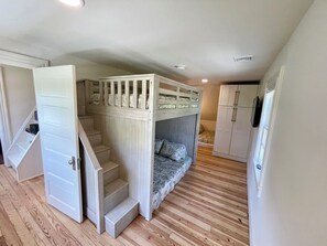 3 Schlafzimmer, Bügeleisen/Bügelbrett, Reisekinderbett, kostenloses WLAN