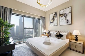 3 bedrooms, in-room safe, iron/ironing board, bed sheets