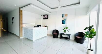 TRIPLE FAMILY - WITH WINDOW