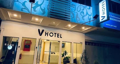 TRIPLE FAMILY - WITH WINDOW