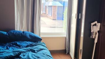 6 kamar tidur, setrika/meja setrika, Wi-Fi gratis, dan seprai linen