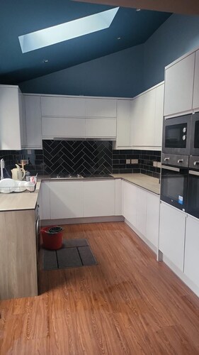 Captivating 6-bed House in Albany Road, Coventry