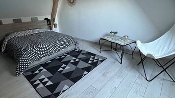 2 slaapkamers, een strijkplank/strijkijzer, wifi, beddengoed