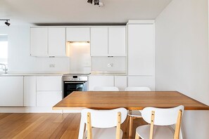 Dining - Top Floor 2-Bed, 1-Bath Flat (London)