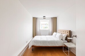 2 bedrooms, bed sheets