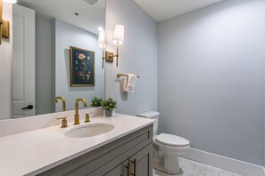 Doccia, asciugacapelli, asciugamani