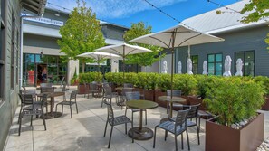 Outdoor dining - Private Pool, Minutes to the Gulf - Pet Friendly + 5 Bikes: Sleeps 12 (Santa Rosa Beach)
