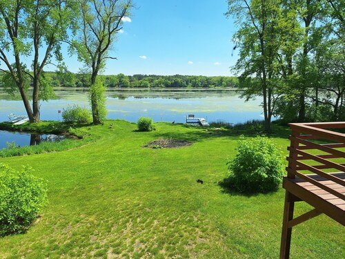 Lake Buffalo home, large lot, pet friendly 