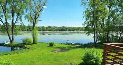 Lake Buffalo home, large lot, pet friendly