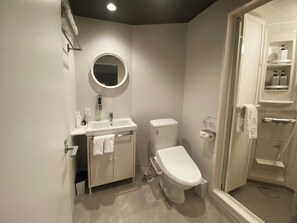 Superior Twin Room, 2 Single Beds, Non Smoking, Private Bathroom | Bathroom