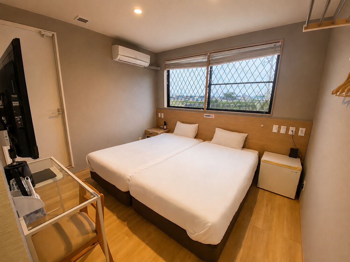 Superior Twin Room, 2 Twin Beds, Non Smoking, Private Bathroom | Desk, laptop workspace, soundproofing, WiFi (free)