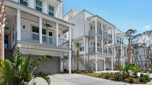 Rooftop terrace - Rooftop Observation Deck; Luxury 4-bedroom Home for 10; Perfect Location (Panama City Beach)