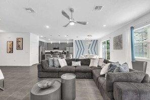 Televisie, videospelletjes en een kantoor