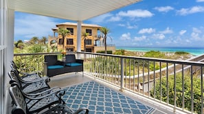 Property grounds - Modern & Updated - Gulf-front - Steps to the Beach (Santa Rosa Beach)