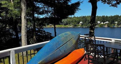 Cozy Waterfront Cottage - 2 private docks, kayaks, pedal boat, grill & firepit!