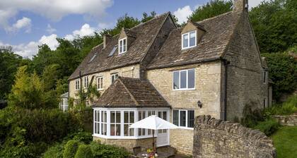 Grange Cottage - Amberley, Stroud, a beautiful house sleeping 4 guests in 3 bedrooms