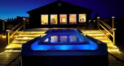 Lakeside Country Home with Handmade Wood Furniture, Hot Tub, Kayaks, 85”TV