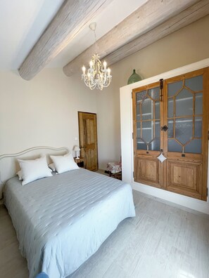 3 bedrooms, WiFi, bed sheets