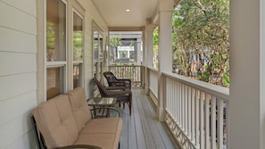 Property grounds - Seacrest Beach Home for 17, Huge Resort Pool & Beach Tram (Panama City Beach)