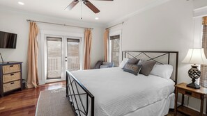 House, Multiple Beds, Patio, Garden View (License To Chill)