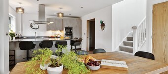 Acorn House - 8 guests in 4 bedrooms
