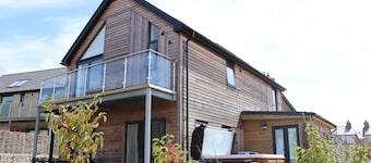 Acorn House - 8 guests in 4 bedrooms