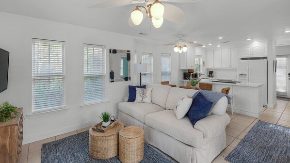 Huis, Meerdere bedden, terras, uitzicht op tuin (Helm Sweet Elm) | Woonruimte