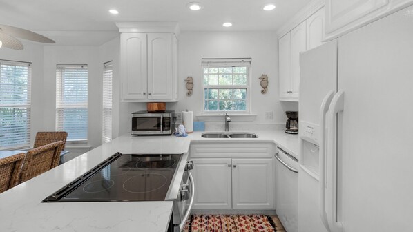 House, Multiple Beds, Patio, Garden View (Helm Sweet Elm) | Private kitchen | Coffee/tea maker