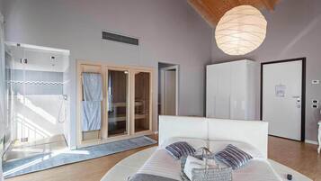 Superior Suite, 1 Bedroom, Garden View | Bathroom