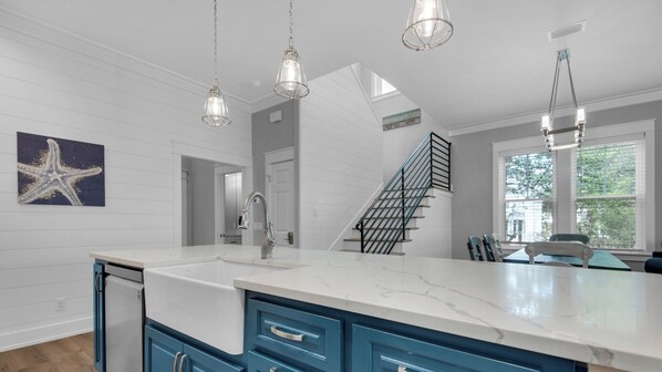 Private kitchen - Sleeps 8; Community Pool, 5 Minute Walk to Beach Access (Santa Rosa Beach)