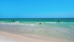 Beach nearby - Spacious 2BR Condo w/ Partial Gulf Views, Pool, Across the Street From Beach! (Destin)