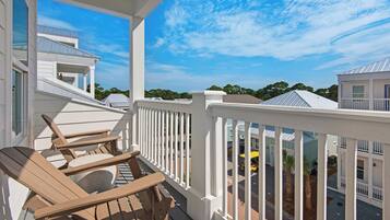 House, Multiple Beds, Balcony, Garden View (Serene Stay on 30A) | Balcony