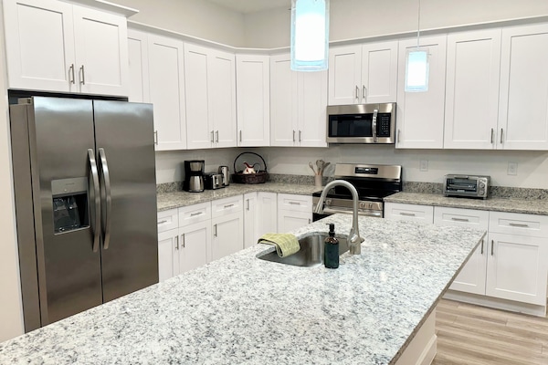 Frigorifero, microonde, forno, lavastoviglie