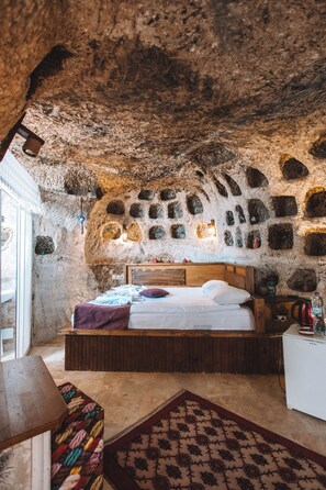 Egyptian cotton sheets, premium bedding, minibar, individually decorated - Turan Unique Cave Cappadocia (Nevsehir)
