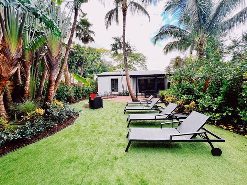 Lake Ridge 3BR Home w/ Backyard & Communal Pool