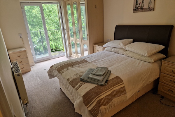 Apartment | 2 bedrooms, iron/ironing board, free WiFi, bed sheets