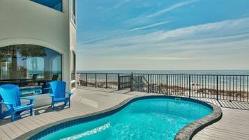 Kolam renang outdoor