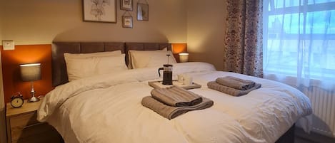 4 bedrooms, iron/ironing board, free WiFi, bed sheets